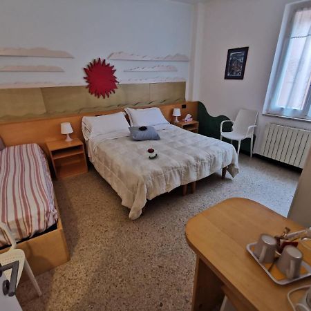 Tonino Basso camere Nuova Gestione Vernazza Esterno foto