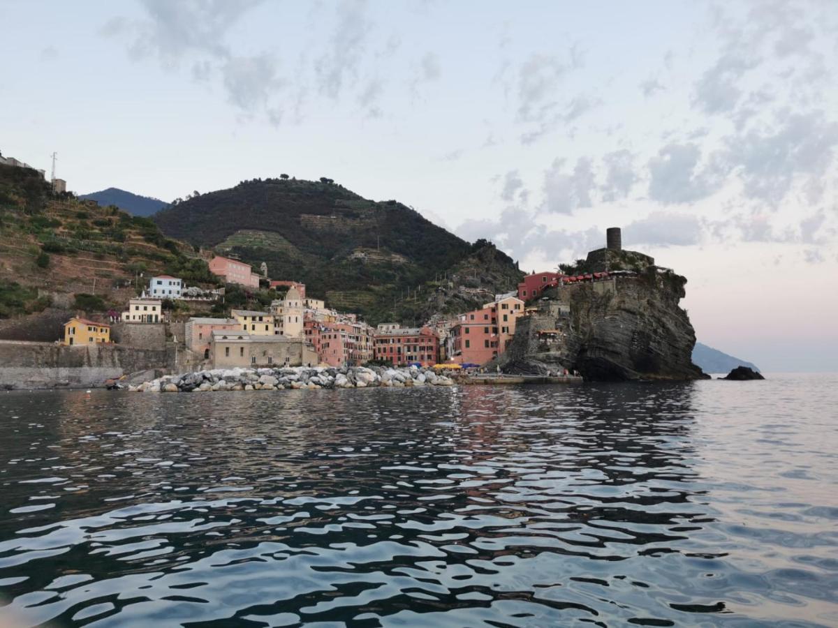 Tonino Basso camere Nuova Gestione Vernazza Esterno foto